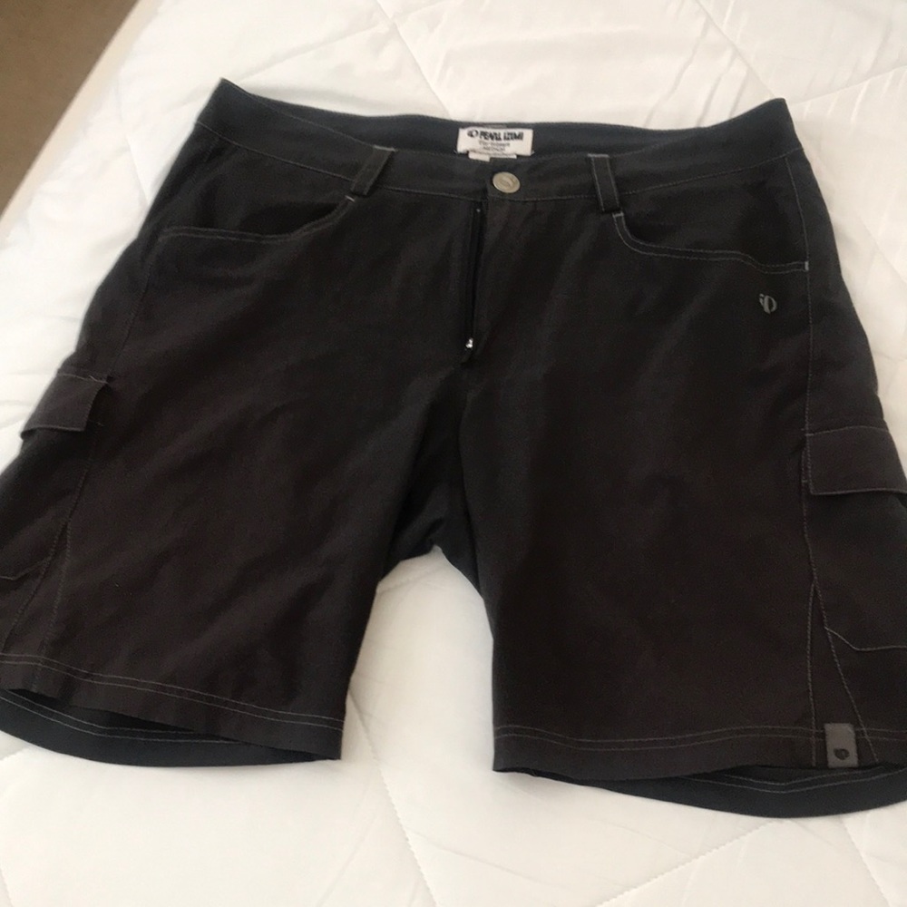 Pearl Izumi women’s shorts size M